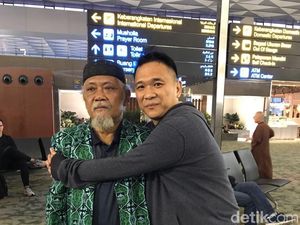 Terungkap! Ini Dia Pria yang Biayai 65 Gurunya Piknik ke Luar Negeri