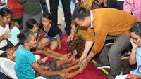 Menpora Kunjungi Pengungsi Erupsi Gunung Agung