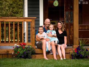 Keren! Ayah Ini Buatkan Rumah Bermain Impian untuk Putrinya