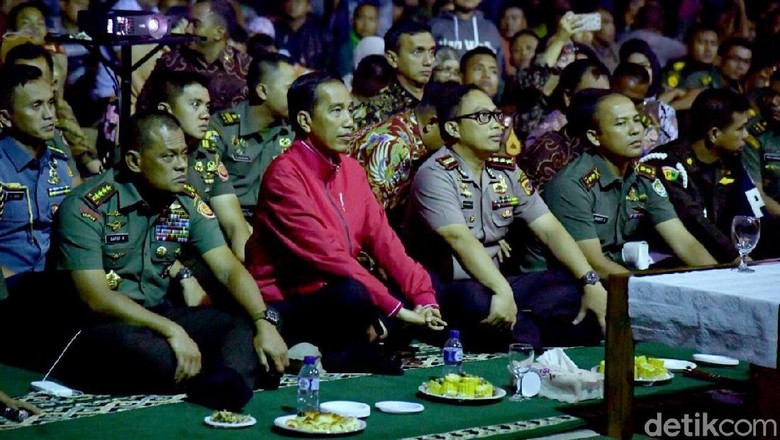 Jokowi Nobar Film G30S/PKI dengan Panglima TNI, PDIP: Bagus