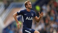 Harry Kane terus unjuk ketajaman. Gawang Huddersfield dibobol dua kali. Dia kini sudah mencetak enam gol untuk Spurs. (Foto: Carl Recine/Action Images via Reuters)