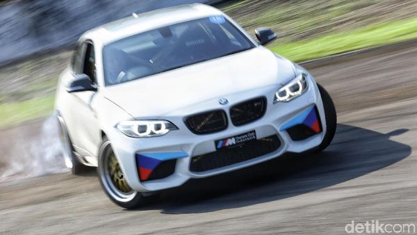 MOCI Ajarkan Anggotanya Berkendara yang Sopan