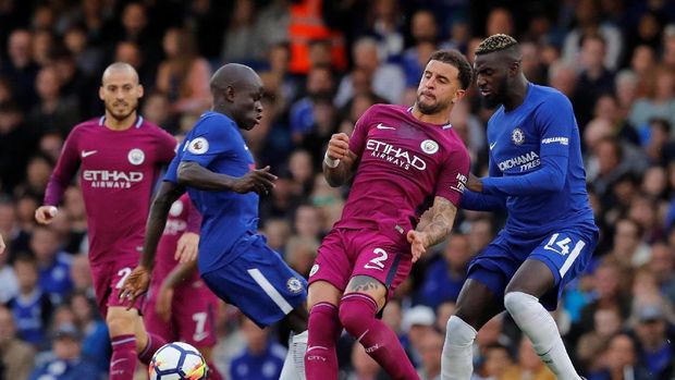 Manchester City menjamu Chelsea pada putaran kedua Liga Inggris 2017/2018.