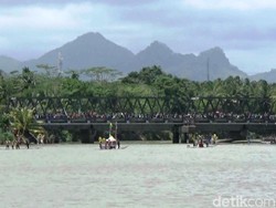 Meriahnya Fashion Show Gethek Emas di Purworejo