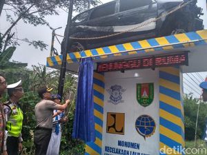 Di Magelang, Bangkai Mobil Dijadikan Monumen Peringatan Kecelakaan