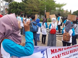 Ada Pesan Mengharukan dari Aksi Sunyi di Peringatan Hari Tuli