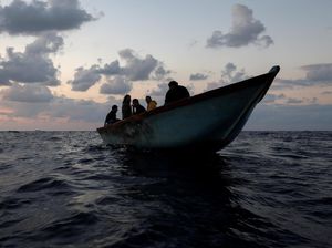 Potret Ribuan Imigran Afrika Utara Mendarat di Pulau Sisilia Italia