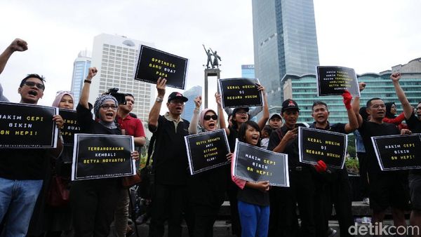 Aksi Keprihatinan Praperadilan Setnov