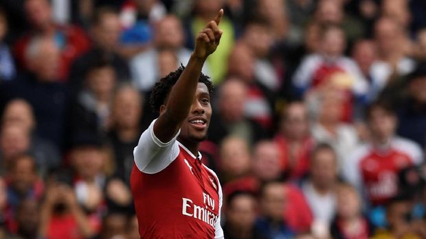 Alex Iwobi merayakan gol kedua untuk Arsenal 