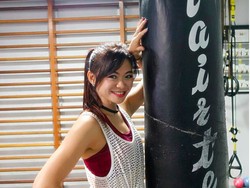 Agar Kulit Tetap Kencang, Puspa Dewi Olahraga Bahkan di Kamar Mandi