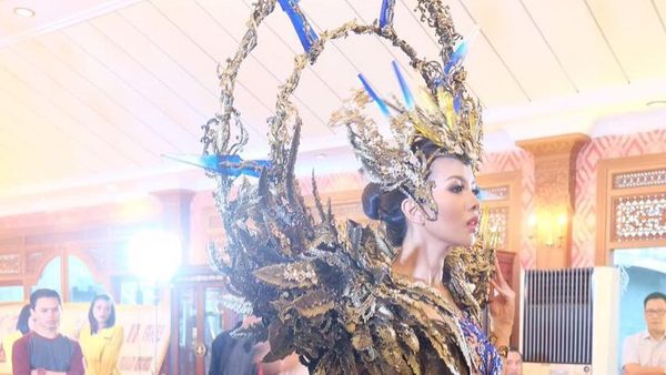 Foto: Megahnya Kostum Wakil Indonesia Dea Rizkita di Miss Grand International