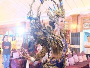 Foto: Megahnya Kostum Wakil Indonesia Dea Rizkita di Miss Grand International Foto: Megahnya Kostum Wakil Indonesia Dea Rizkita di Miss Grand International