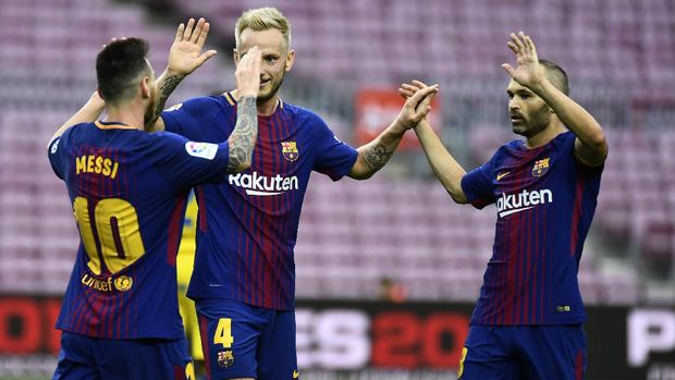 Barcelona sempat didesak publik anti-kemerdekaan Catalonia untuk keluar dari La Liga Spanyol jika menuntut merdeka. (