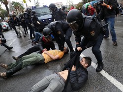 Guardiola Kecam Aksi Kekerasan Polisi Spanyol di Referendum Catalunya