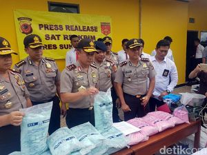 Industri Rumahan Pupuk Oplosan Terbongkar di Sukabumi Industri Rumahan Pupuk Oplosan Terbongkar di Sukabumi