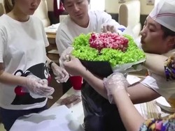 Buket Daging untuk Melamar hingga Makanan yang Dibawa Orang Indonesia Saat Traveling