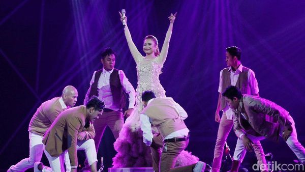 Penampilan Rossa yang Selalu Sulit Dilupakan