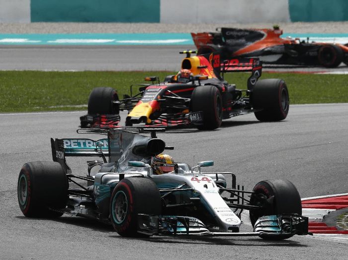 Pebalap Mercedes, Lewis Hamilton (Foto: Edgar Su/Reuters) Pebalap Mercedes, Lewis Hamilton (Foto: Edgar Su/Reuters)