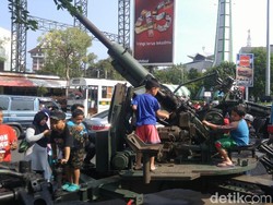 Ada Pameran Alutsista di Semarang, Ayo Adu Gaya di Atas Mobil Tempur