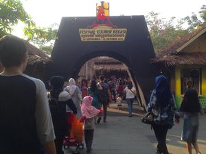 Di Festival Kuliner Bekasi Bisa Cicip Sop Konro dan Nasi Goreng Merah Khas Makassar Di Festival Kuliner Bekasi Bisa Cicip Sop Konro dan Nasi Goreng Merah Khas Makassar