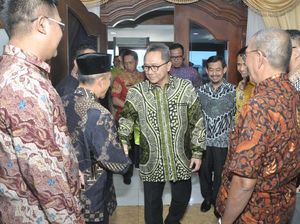 Ketua MPR: Pakai Batikmu dan Cintai Negerimu