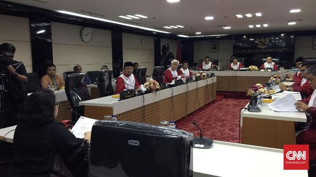 Elza Menanti Keadilan MKD dalam Laporan atas Akbar Faisal