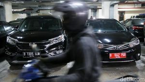 Foto: Ini Jajaran Mobil Dinas Mewah DPRD yang akan Ditarik Djarot