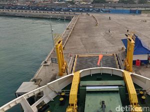 4 Dermaga Pelabuhan Merak Tutup Saat Perayaan HUT Ke-72 TNI