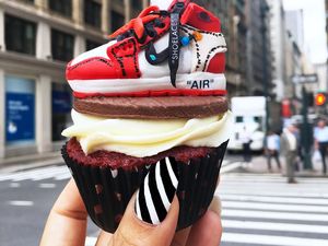 Pencinta Sneaker, Ini Nih Cupcake Topping Sneaker yang Keren!