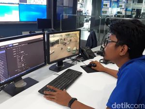 CCTV Bersuara Muncul di Thamrin, Ada Pemotor Kena Tegur CCTV Bersuara Muncul di Thamrin, Ada Pemotor Kena Tegur