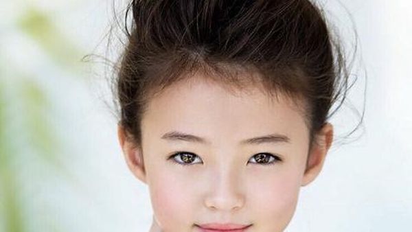 Cantiknya Gadis 8 Tahun yang Senang Bergaya Ini