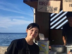 Pelajar Ini Jual Hidangan Korea dengan Harga Sukarela untuk Orang Tak Mampu