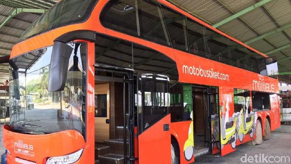 Perut Bus Ini Bisa Telan Motor