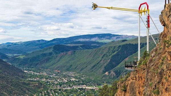 Taman Hiburan Ekstrem, Wahananya di Pinggir Jurang