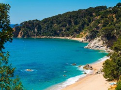 Catalonia, Pantai dan Barcelona