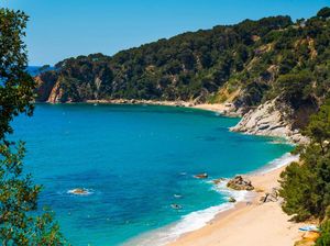 Catalonia, Pantai dan Barcelona Catalonia, Pantai dan Barcelona