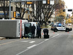 Pengungsi Somalia Tikam Polisi dan Tabrak Pejalan Kaki di Kanada