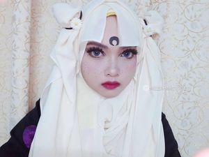 Suka Berpakaian ala Sailor Moon hingga Naruto, Hijabers Ini Viral di Jepang