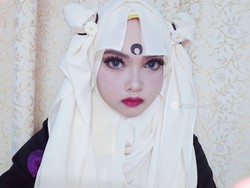 Suka Berpakaian ala Sailor Moon hingga Naruto, Hijabers Ini Viral di Jepang