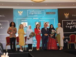 7 Desainer Indonesia Unjuk Karya di Istanbul 7 Desainer Indonesia Unjuk Karya di Istanbul