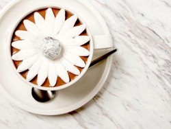 So Sweet! Pria Ini Lamar Pasangan dengan Hot Chocolate Kreasi Chef Terkenal