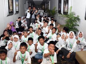 Bahagiakan Yatim dengan Nobar