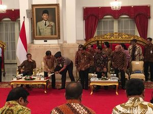 Pesan Jokowi di Sidang Kabinet: Terus Kerja Sama dan Jaga Stabilitas