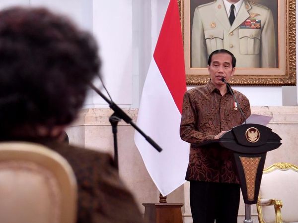 Foto: Jokowi Sang Panglima Tertinggi AD, AL dan AU
