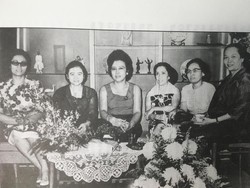 Perjuangan Istri Jenderal Revolusi, Jual Gaplek hingga Anggrek