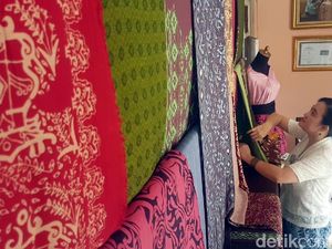 Batik Lokatmala Digemari Bule Karena Pakai Pewarna Alami