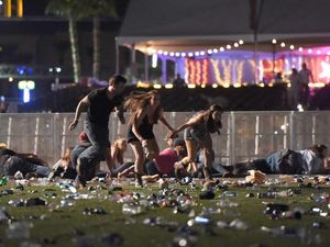 Tetangga Sebut Penembak Brutal Las Vegas Penyendiri dan Aneh Tetangga Sebut Penembak Brutal Las Vegas Penyendiri dan Aneh