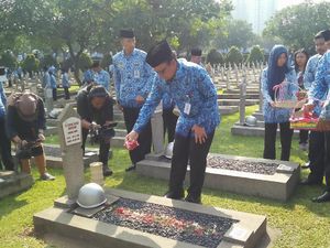 Peringati Hari Kesaktian Pancasila, Mendagri Ziarah ke TMP Kalibata