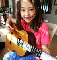 Kenalan dengan Ella Gross, Bocah 9 Tahun yang Sukses Jadi Model Dunia