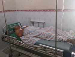 Tangan Digigit Piton 7 Meter, Robert Kekurangan Darah